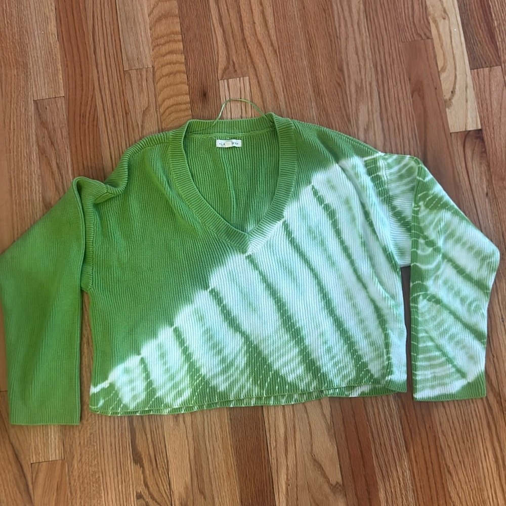 L.A. Hearts brand cropped tie-dye green and white sweater, size medium